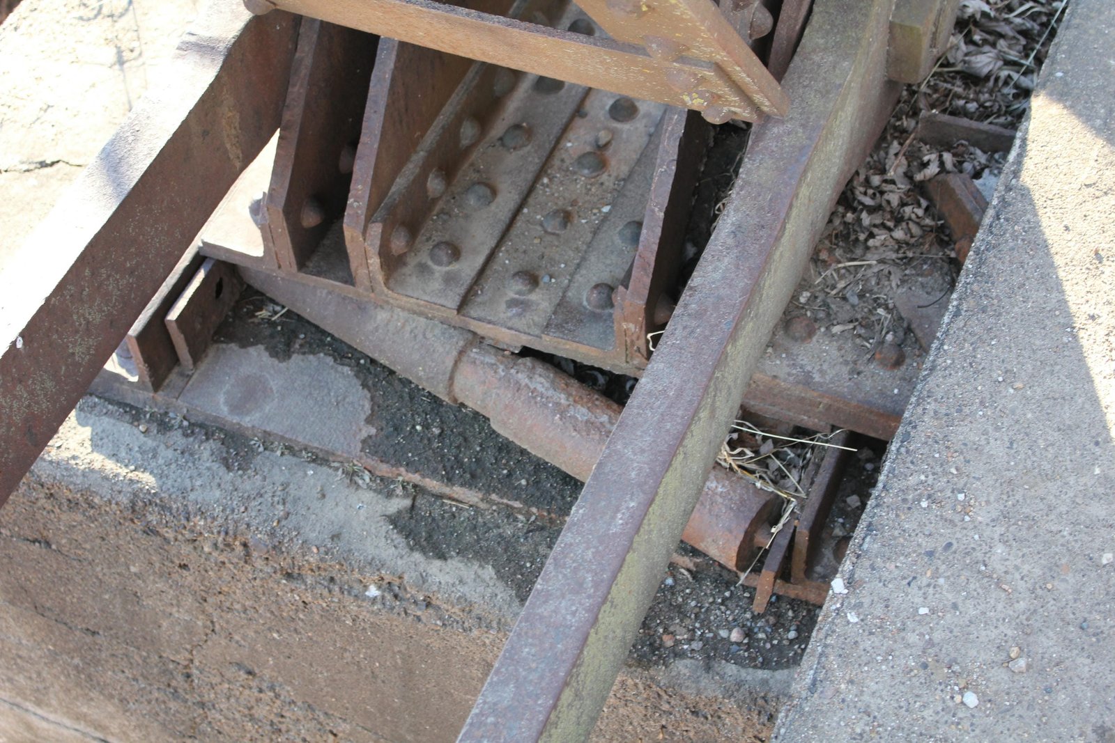 Failing roller bearing, west abutment